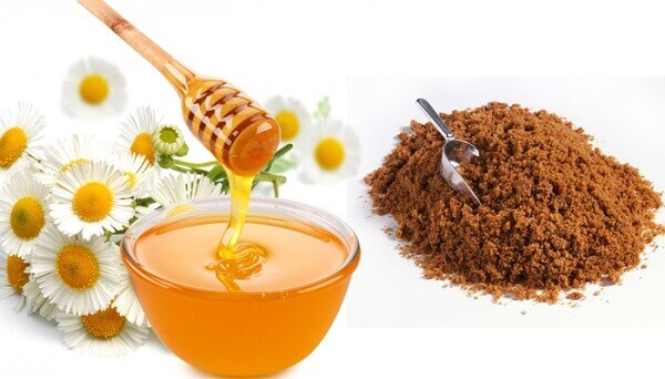 Tẩy tế bào chết da mặt bằng mật ong và đường nâu